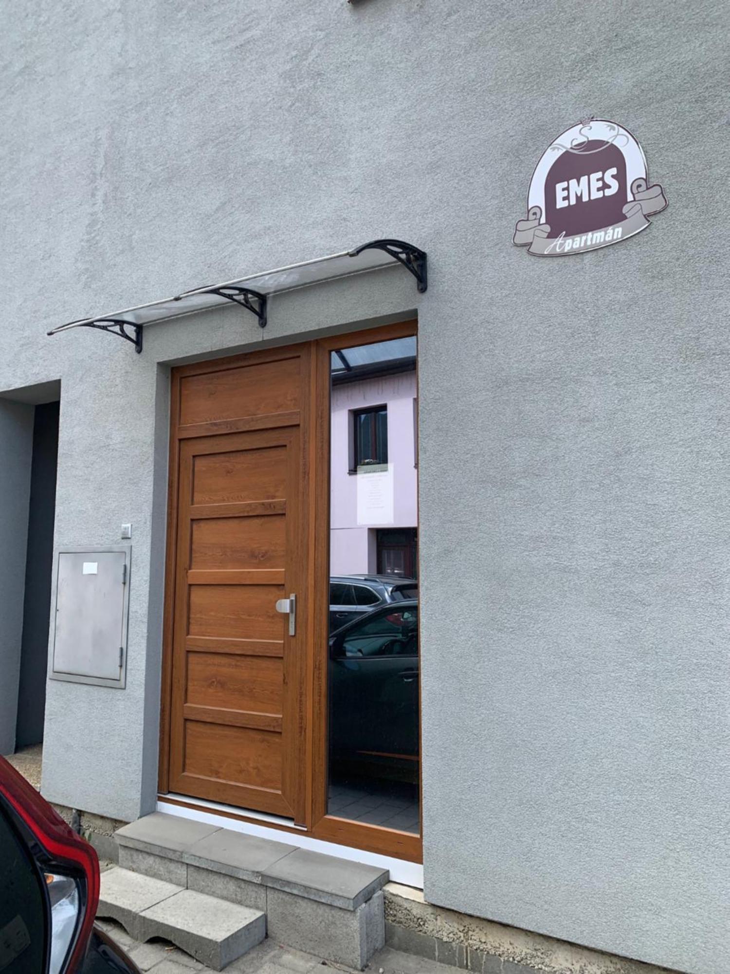 Apartman Emes S Terasou Kežmarok Extérieur photo